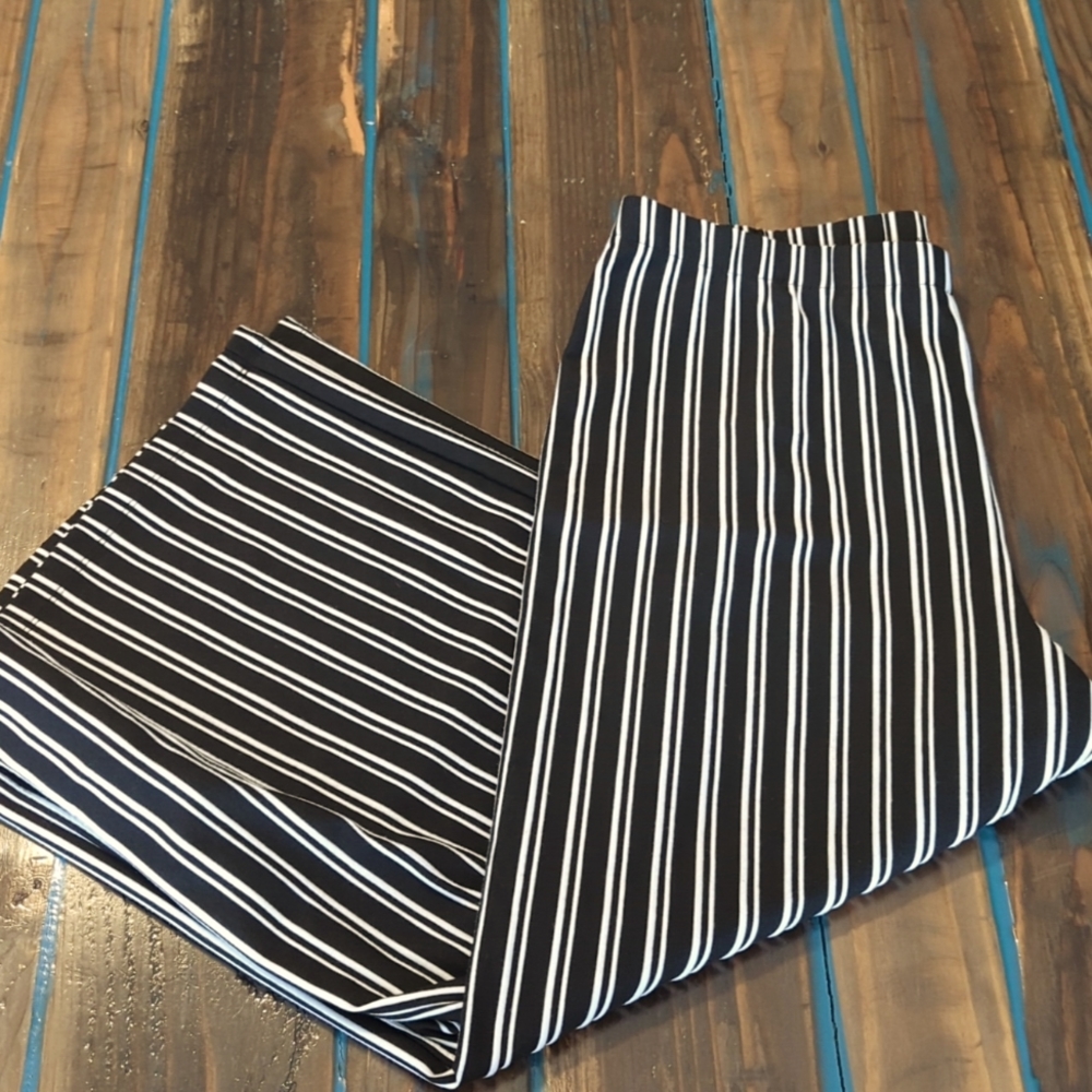 Wide leg crop trousers